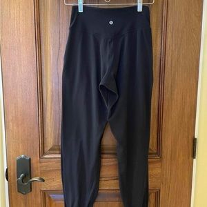 Lululemon Joggers in Black, Size 4